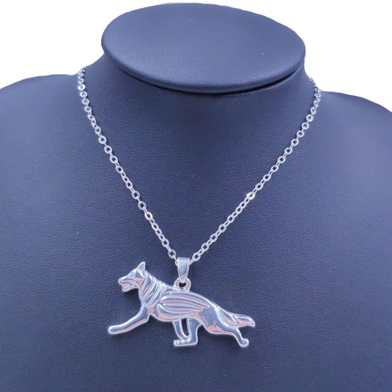 Милое ожерелье в виде немецкой овчарки подвеска собаки Посеребренная бижутерия