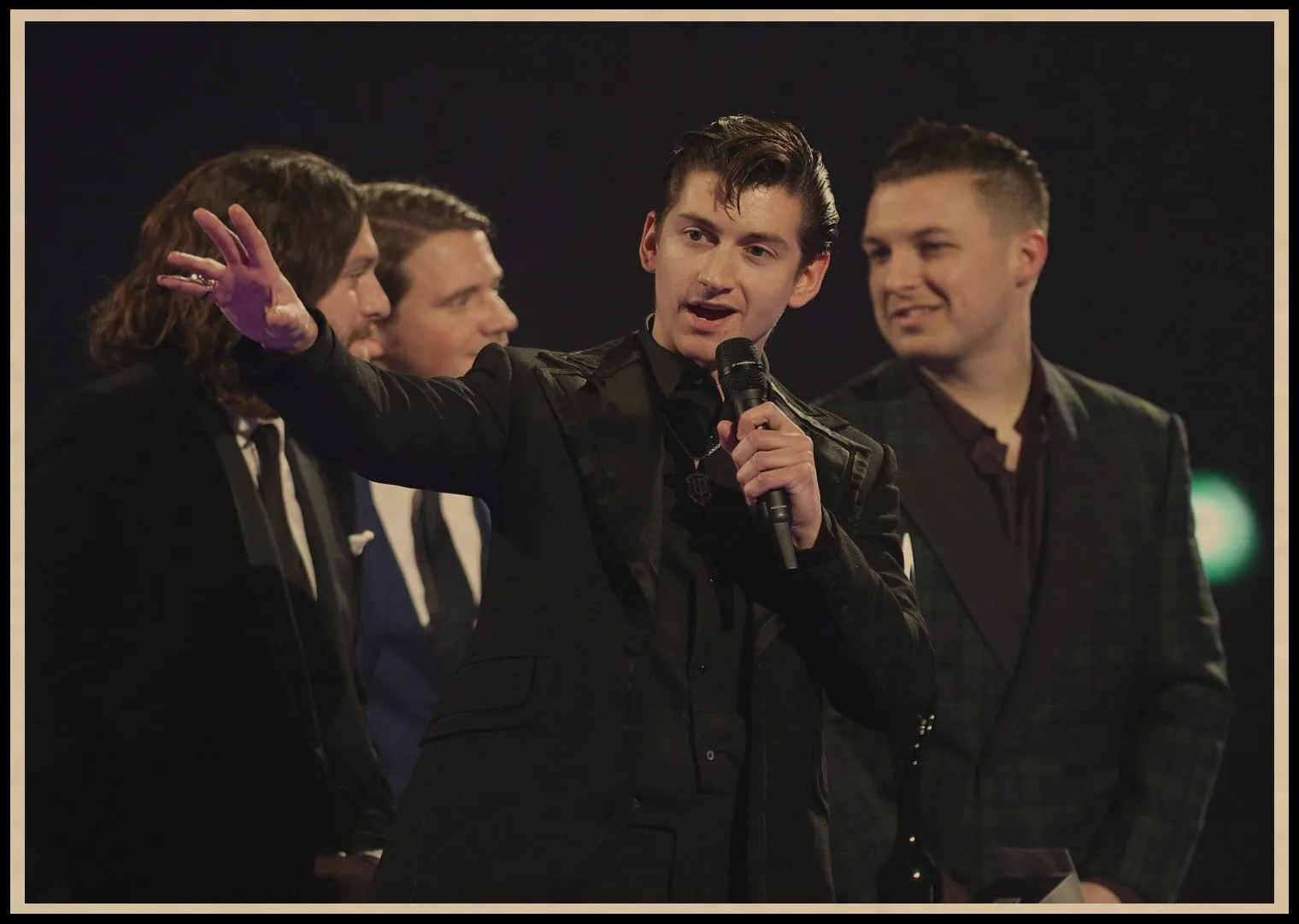 Rock band Arctic Monkeys Kraft Paper Posters Wall Home Bar Posters Home Decor Gift 03 - Цвет: 4