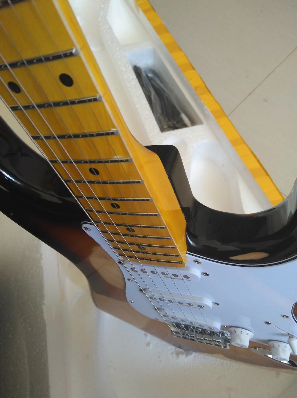 Реликвия Stratocaster Sunburst ST ясень желтый Винтаж клен для грифа электрогитары | Спорт и