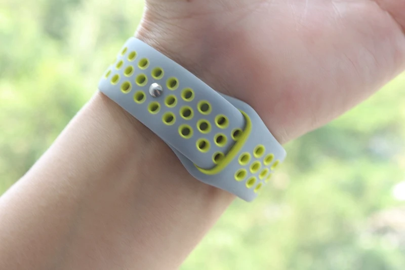 Grey Volt URVOI ремешок для apple watch series 5 4 3 2 1 лёгкие дышащие силиконовые ремешок для iwatch sport band 38/40 42/44 мм - Цвет ремешка: Grey Volt
