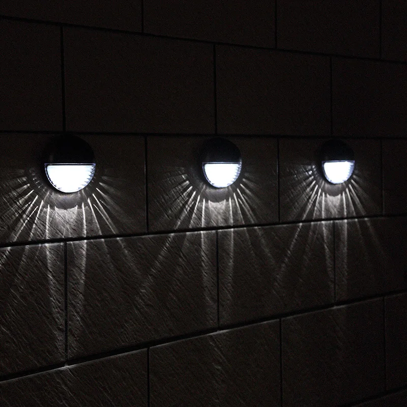 

Pretty Outdoor Waterproof Solar LED Light Villa Garden Light Fence Wall Lamp Garden Decoration Outdoor Lighting