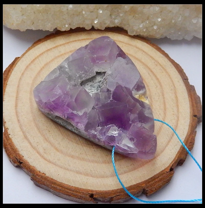1 шт. Drusy Аметист треугольной формы отверстие сбоку ожерелье подвеска 43x35x14 мм 30,7 г