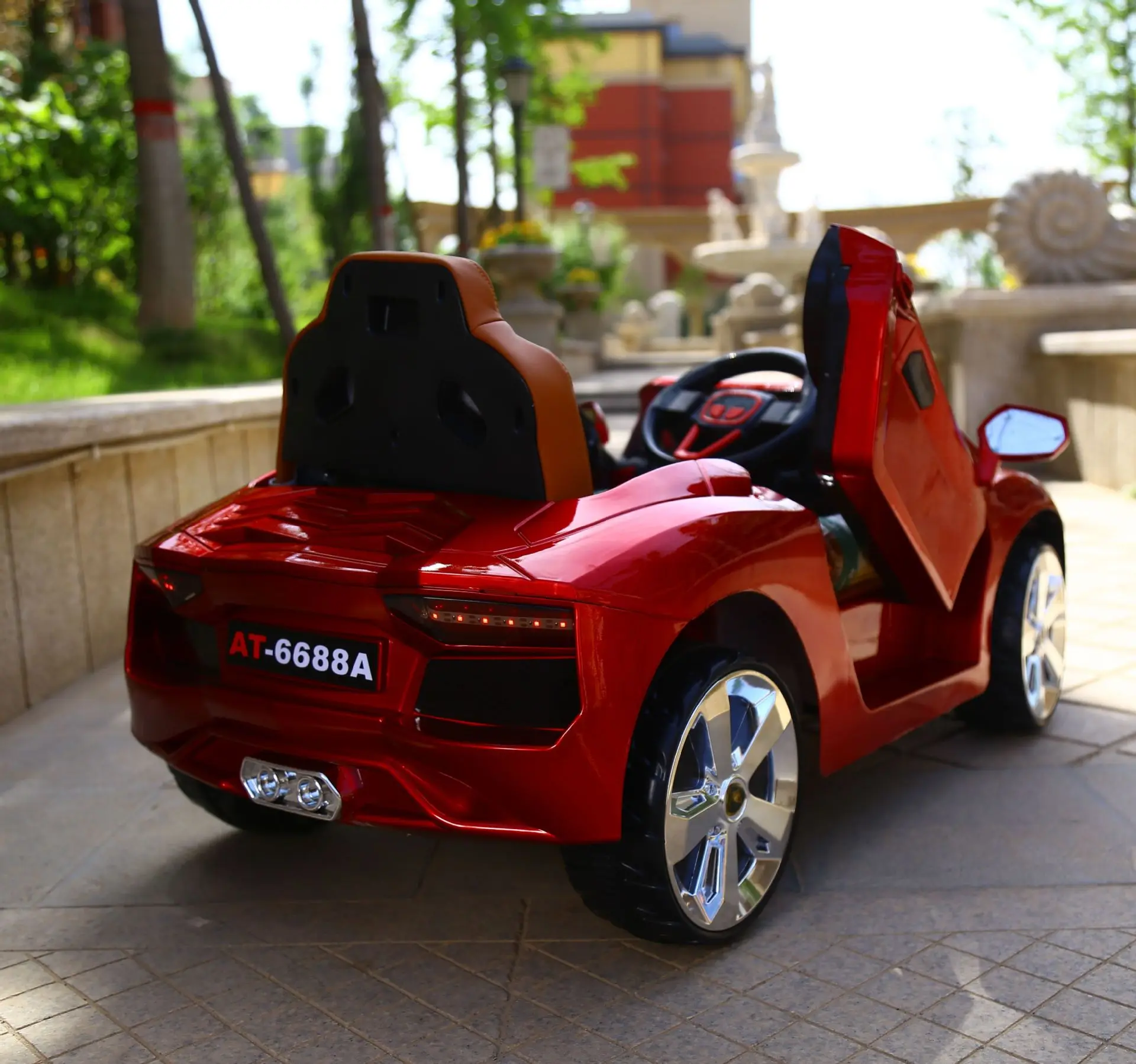 Bright red Детский Электрический автомобиль для езды на автомобиле, четырехколесный игрушечный автомобиль с дистанционным управлением, детские игрушки, светодиодный перезаряжаемый автомобиль для мальчиков, радиоуправляемые машинки - Цвет: Bright red