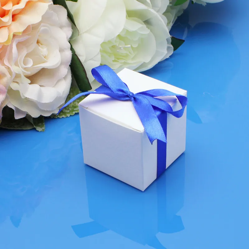 gift box E 50 шт в партии Белая Квадратная бумага для свадебной вечеринки стаканчики для вечеринки, подарков под заказ имя коробка для шоколада конфет держатель для гостей - Цвет: gift box E