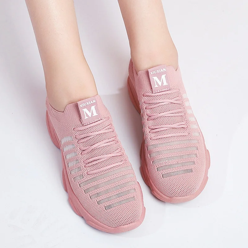 Кроссовки на плоской подошве женская модная Вулканизированная обувь белые