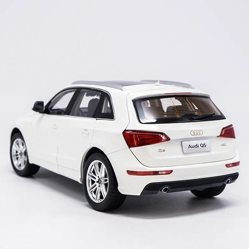 Новинка 1:18 AUDI Q5 SUV литая под давлением Модель автомобиля игрушки для детей рождественские подарки коллекция оригинальная коробка