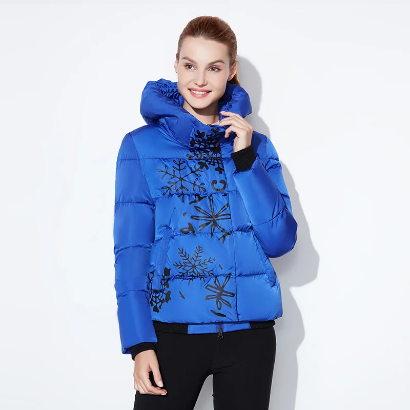 Snowclassic Spring / Summer Lady Loose Cotton Jacket Теплый дышащий лобовое стекло Упругие манжеты Европейский стиль Hoodie куртка - Цвет: Cai Lan
