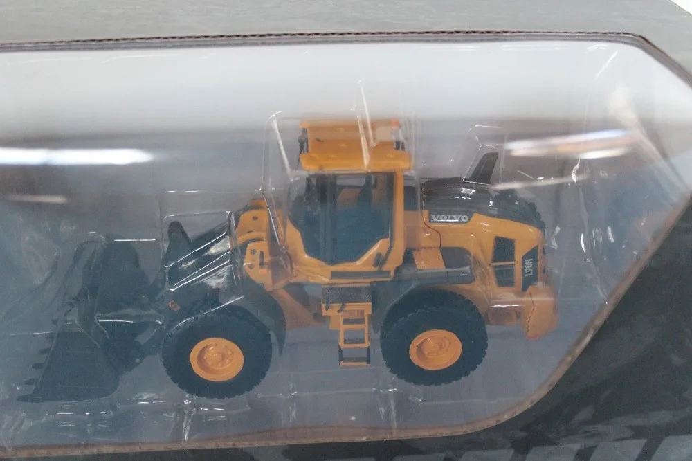 Колесный погрузчик MOTORART 1:50 VOLVO L90H Инженерная техника литые игрушечные модели для
