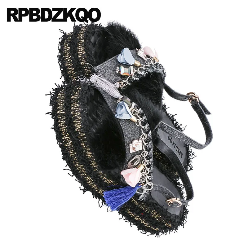 Бахромой сандалии из натуральной кожи с мехом высокого качества от известного бренда черным Роскошная