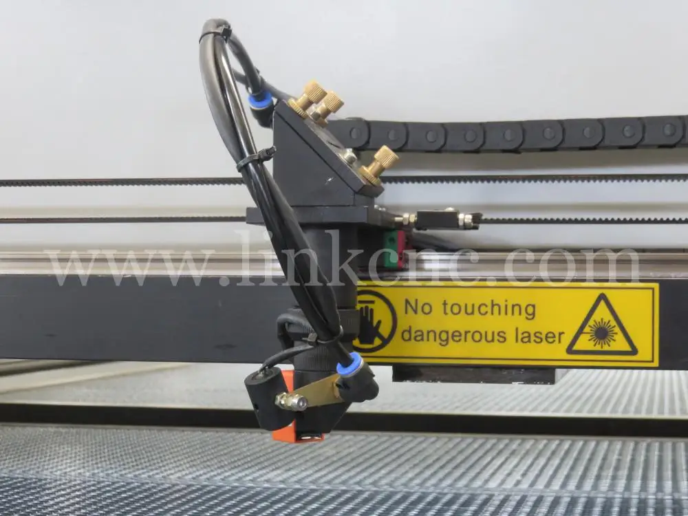Профессиональный с хорошим лазерная гравюра машина цена/2 года Гарантии/акрил
