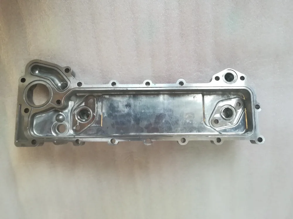 Крышка масляного радиатора для дизельного двигателя Isuzu NPR NKR NQR 4.3L 4HF1 |