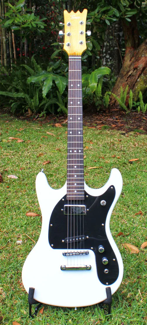 Белая электрогитара jumny Ramone Mosrite Ventures MkII 1965 Reissue Mark II Deluxe белая электрогитара