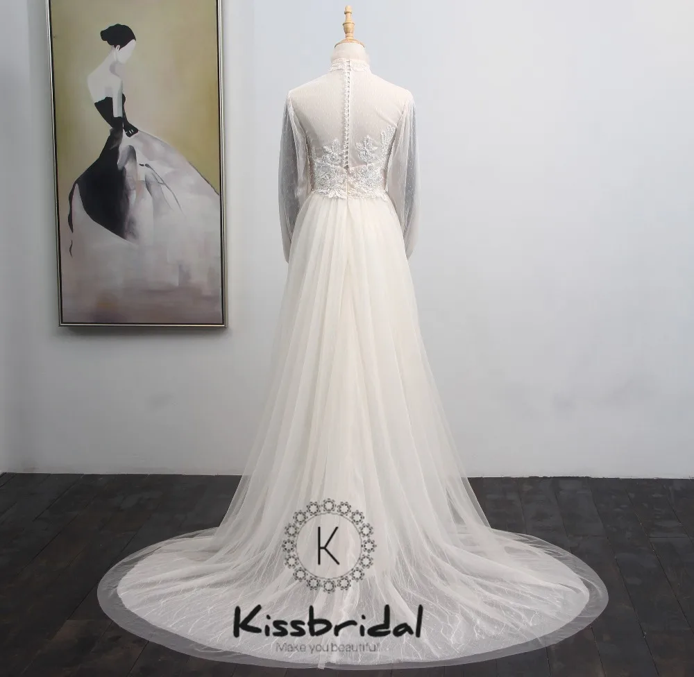 Винтажное длинное свадебное платье кружевное трапеция с высоким воротником и