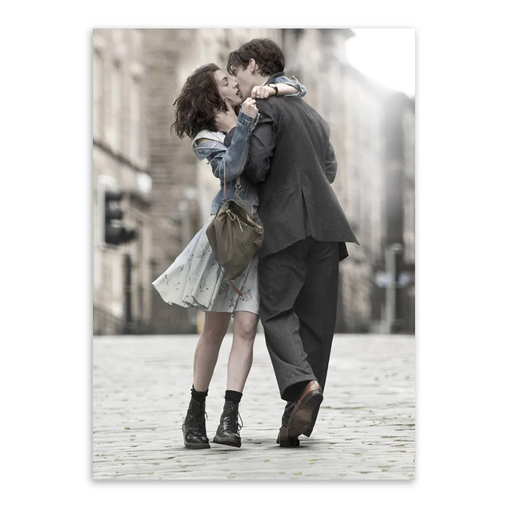 Винтажный постер в стиле ретро Anne Hathaway Фотофон для пары с надписью Love Kiss поп арт