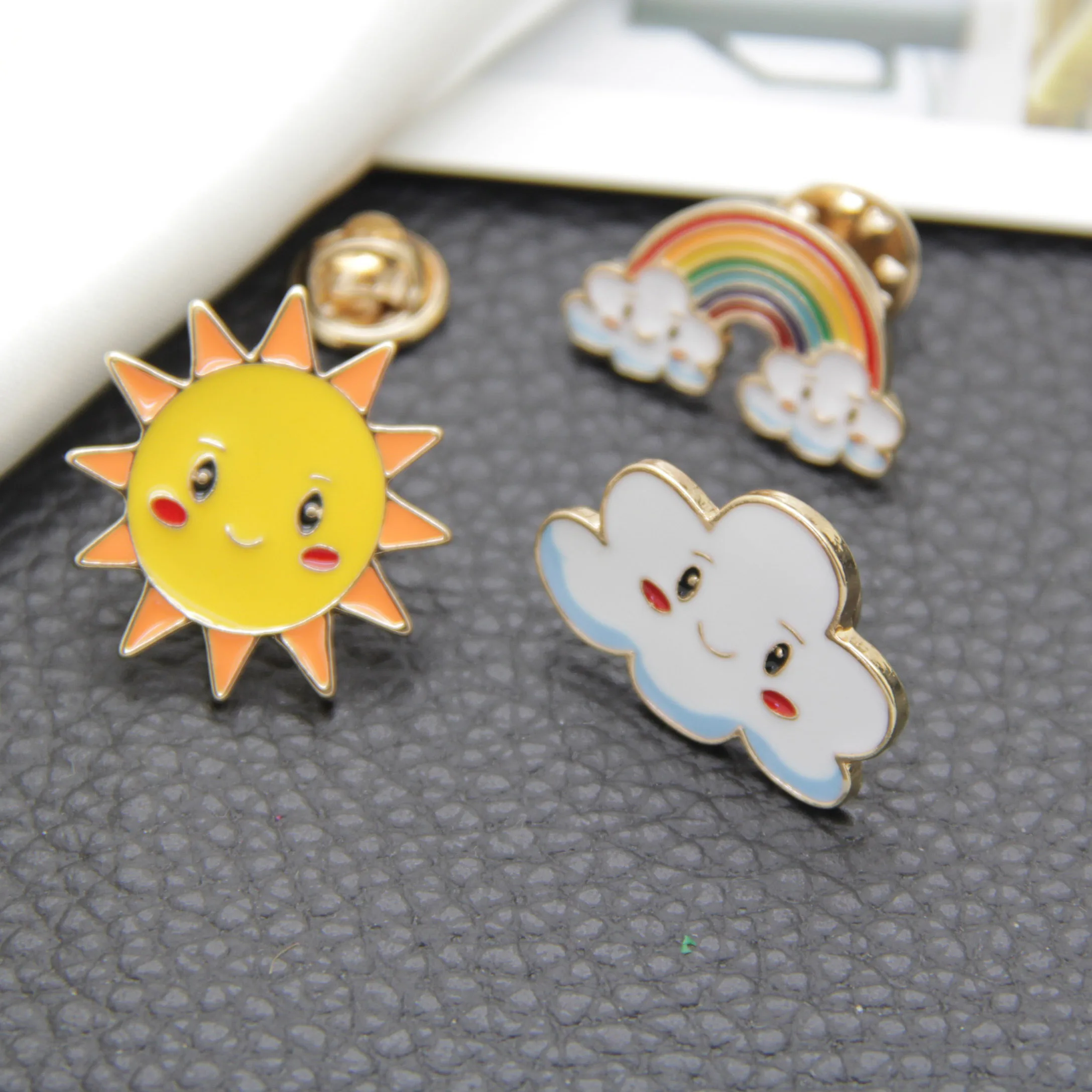 XM358 милые Мультяшные Броши заколка милое солнце Радуга облако металлические Jwelry