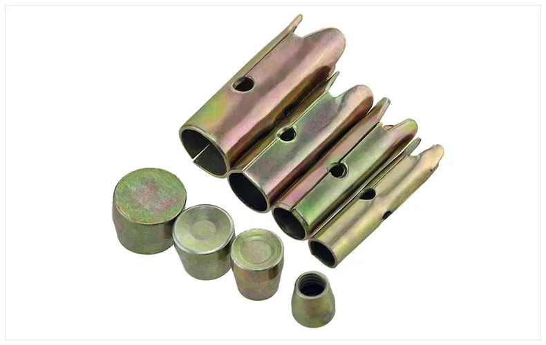 Комбинация винтовой головки с винтовым штоком для расширения головок разрезом