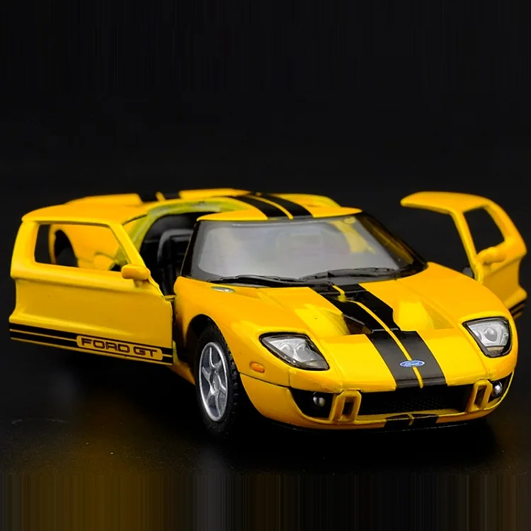 Высокая имитация изысканных литых и игрушечных транспортных средств: KiNSMART