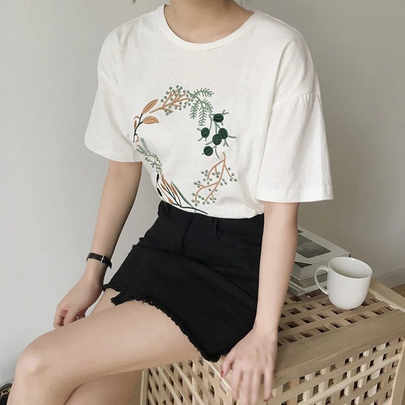 

2021 Summer Small Fresh Embroidery Printed Short Sleeve T-shirt Women Korean Harajuku Tshirt Femme Casual Tees Tops