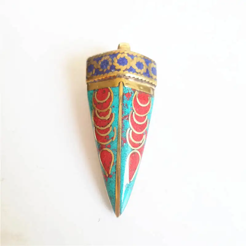 

TBP512 Tibetan Fang Amulet Pendants for Man Nepal Hand Vintage Jewelry