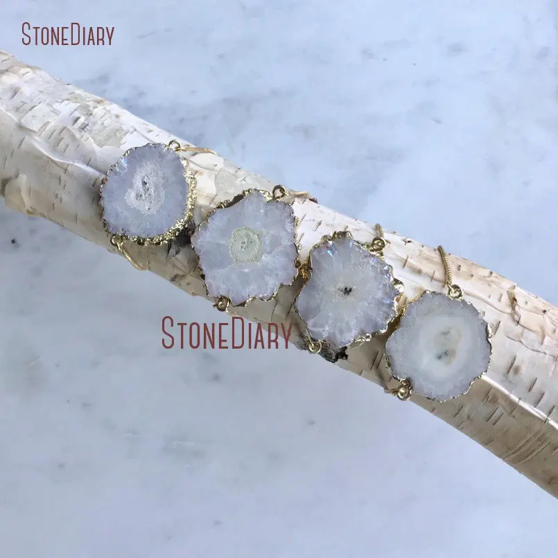 Потрясающий белый браслет на солнечной батарее минималистичный с золотым