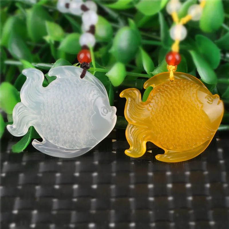 Ожерелье с подвеской из натурального чалцедона резным желтым и белым пузырьком