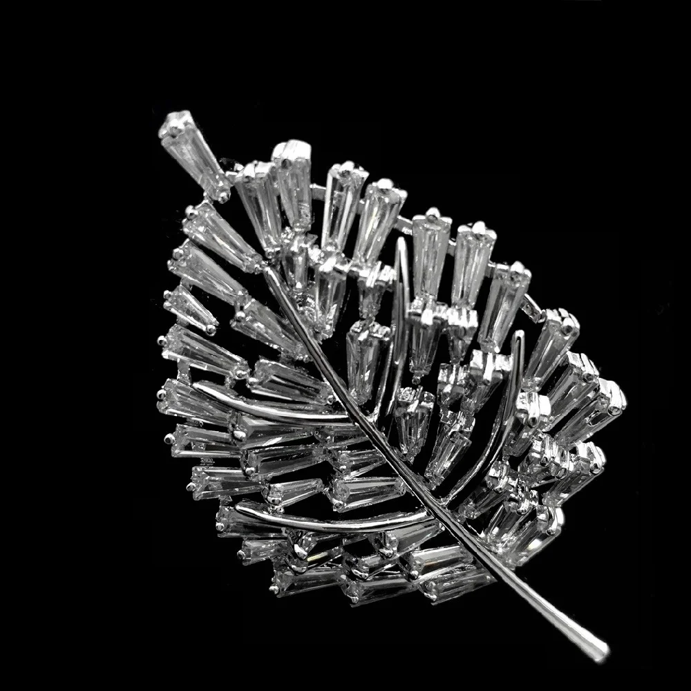 Антикварные ювелирные изделия багетной огранки CZ открывает Ясно лист Брошь