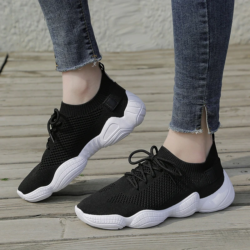 Дышащие женские кроссовки AME черные белые розовые на вулканизированной