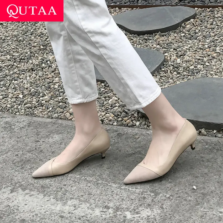 QUTAA/ г. Женские туфли-лодочки удобная повседневная обувь в сдержанном стиле из телячьей кожи и замши с острым носком на низком каблуке без застежки размеры 34-41