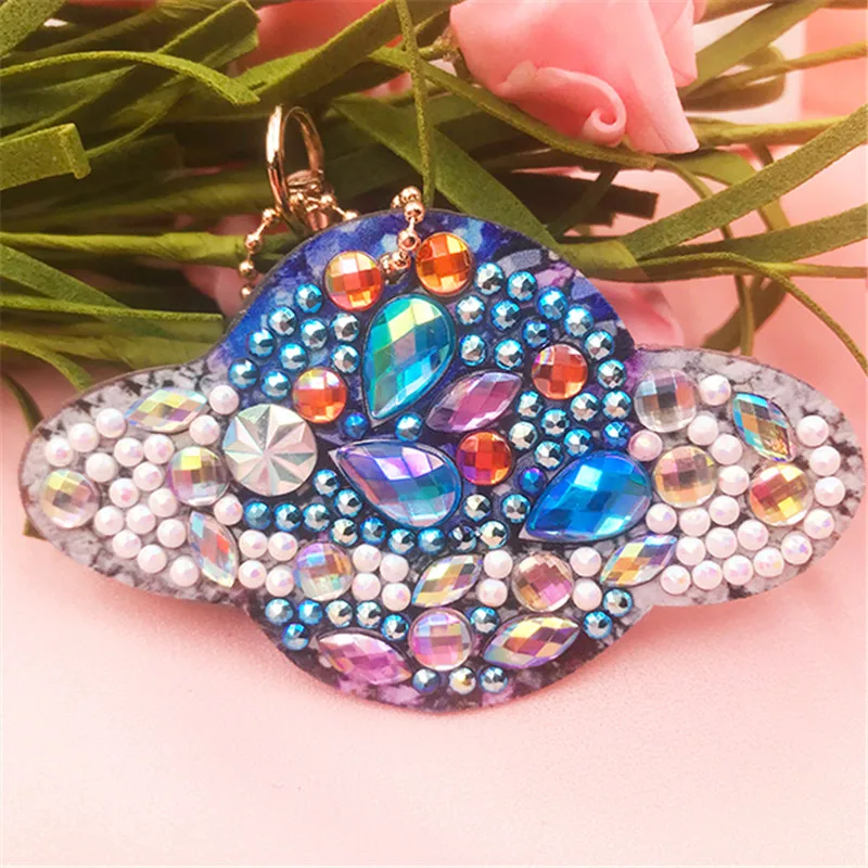 

5pcs/set 5D DIY Cartoon Astronaut Shape Keychain Key Ring Diamond Painting Kids Gift Cross Stitch Women Girls Bags Decoration