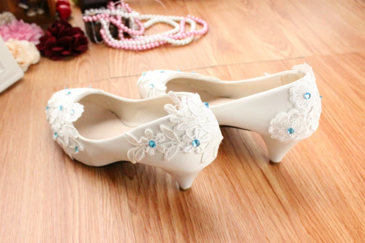 Новое поступление! Светильник цвета слоновой кости с кружевной аппликацией