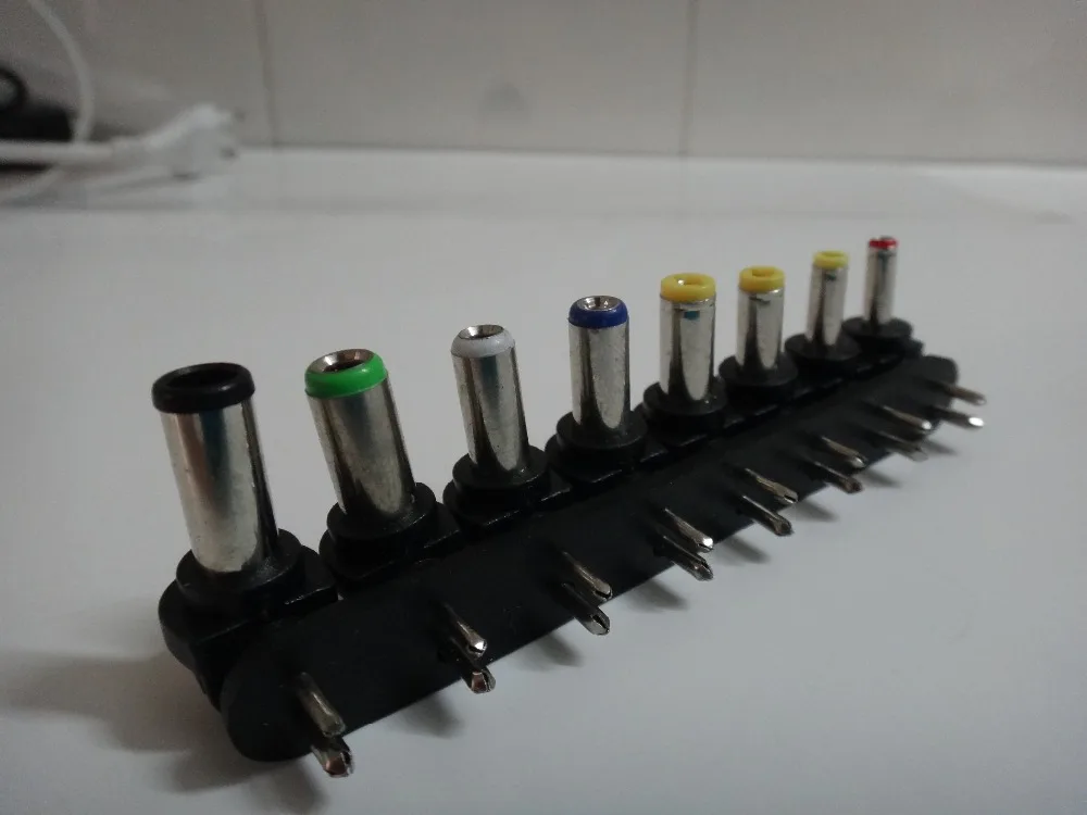 Многофункциональный адаптер питания переменного и постоянного тока для