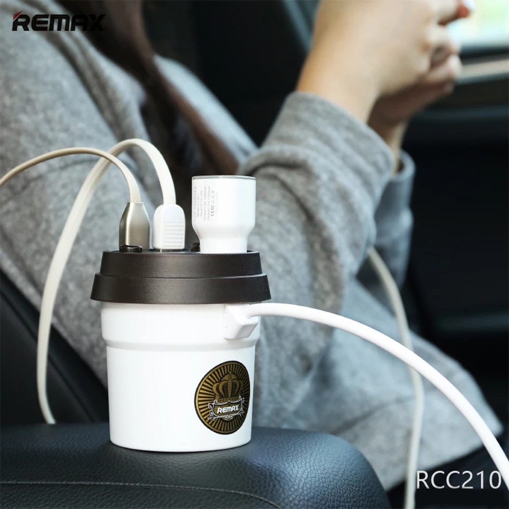 Автомобильное зарядное устройство Remax с двумя USB-портами и светодиодным дисплеем