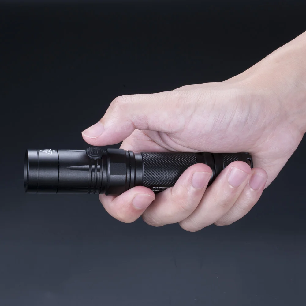 Фонарик NITECORE EC23 CREE XHP35 светодиодный макс. 1800 люмен расстояние луча 255 м