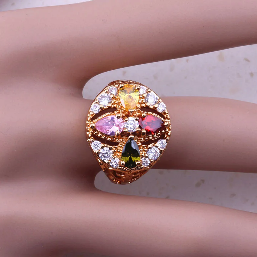 Женское кольцо с разноцветным кристаллом желтое золото недорогие модные