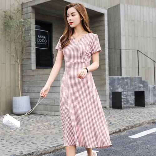 Женское винтажное платье с коротким рукавом Mori Girl розовое и V-образным вырезом -