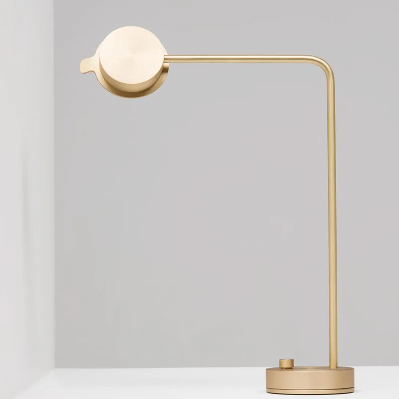 

Modern Table Lamp Bedroom Bedside Desk Lamp Nordic LED Desk Lamps Gold Standing Light Creative Home Decor Table Lighting H189