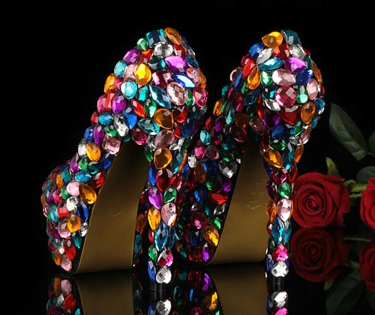 Популярные свадебные модельные туфли модные разноцветные со стразами женские