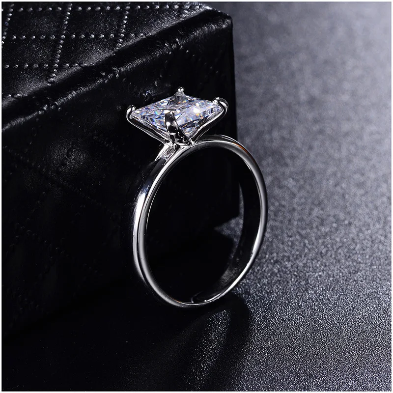 Классические обручальные кольца с фианитом Dorado серебристые стразы для