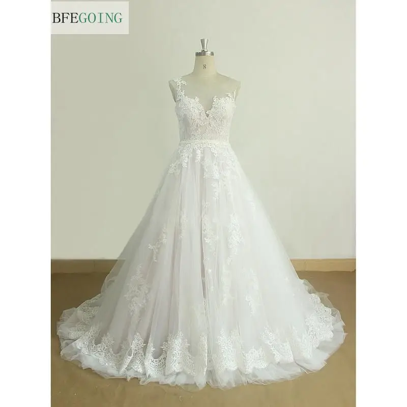 Белое Тюлевое платье трапеция с аппликацией свадебное до пола со шлейфом