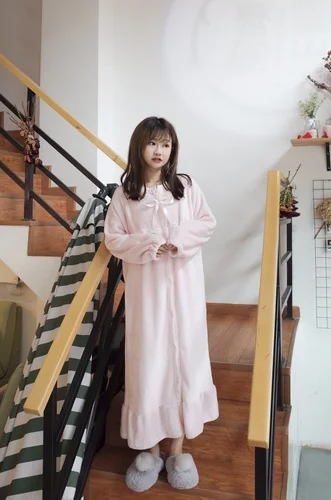 Ночные рубашки женские длинные Kawaii корейский стиль свободные толстые теплые мягкие однотонные кружевные повседневные студенческие пижамы повседневные женские пижамы - Цвет: Pink