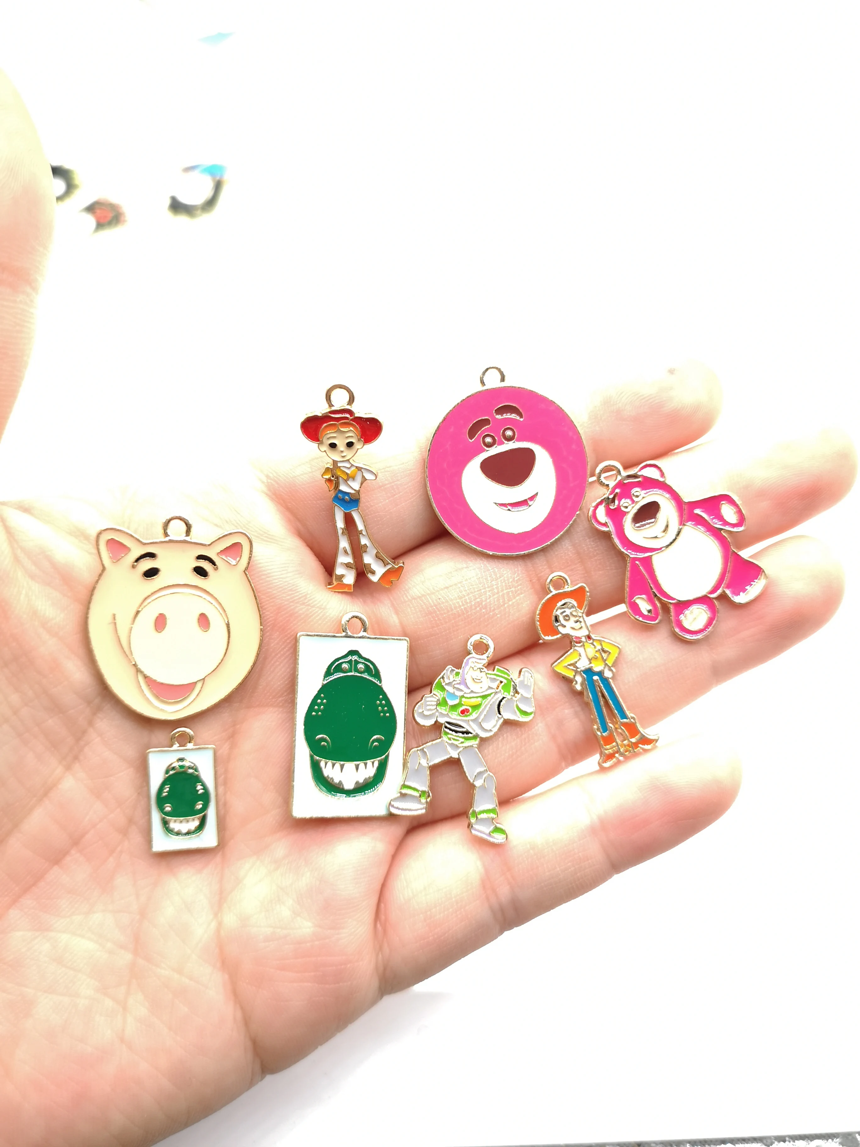Новая партия 10 шт мультяшная История игрушек очаровательные серьги Подвески DIY