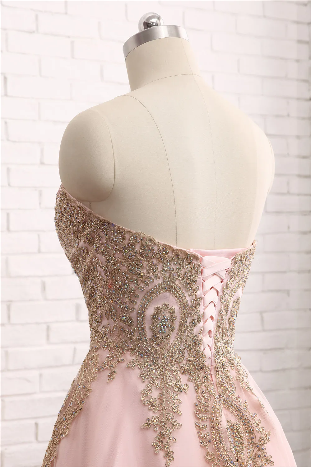 Женское вечернее платье трапеция розовое и золотистое с вырезом сердечком