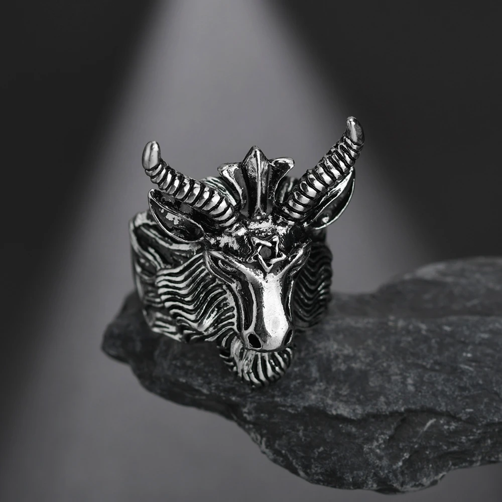 Кольцо MeMolissa с большой овечкой козой головой звездами зодиака знаками Зодиака