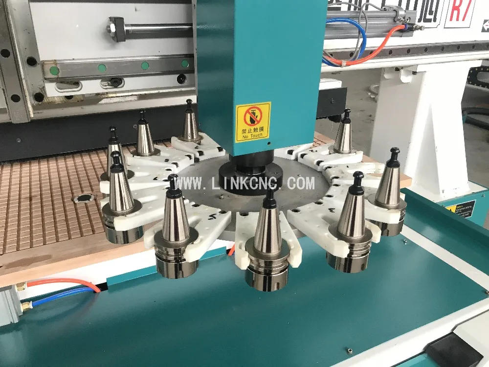 Конкурентоспособная цена atc дверь делая cnc маршрутизатор машина с