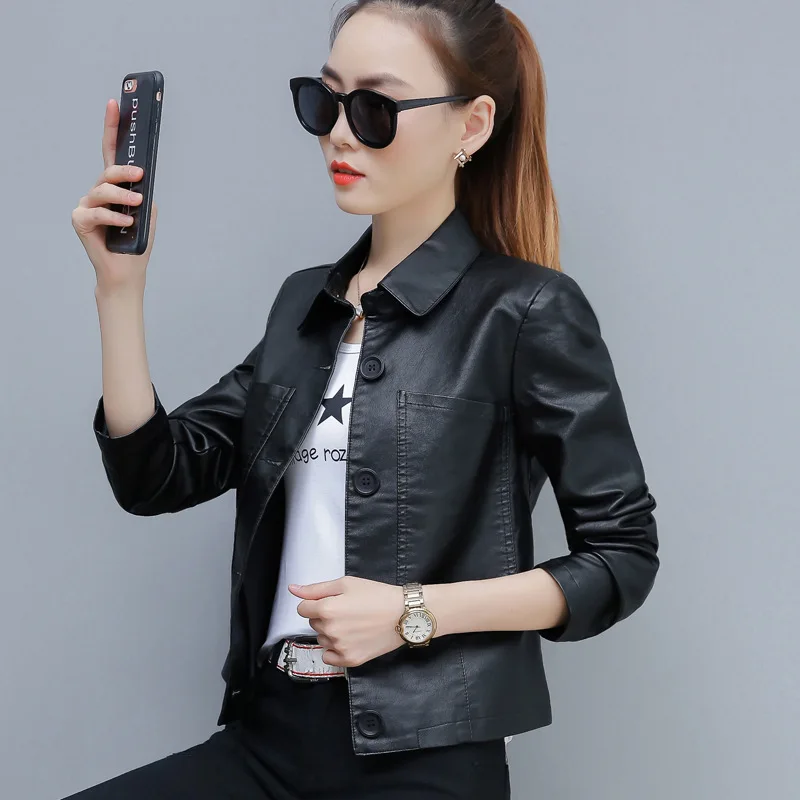 Женская короткая куртка с бахромой черная кожаная из искусственной кожи весна