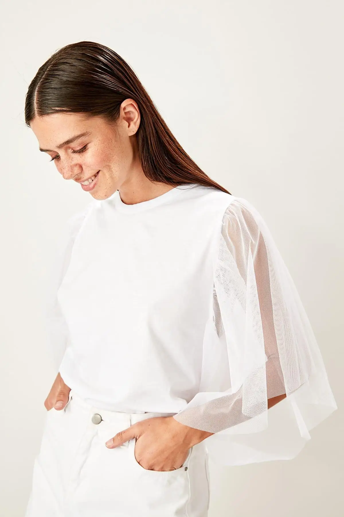 Trendyol белая Тюлевая детальная трикотажная футболка TWOSS19BX0181|Футболки| |