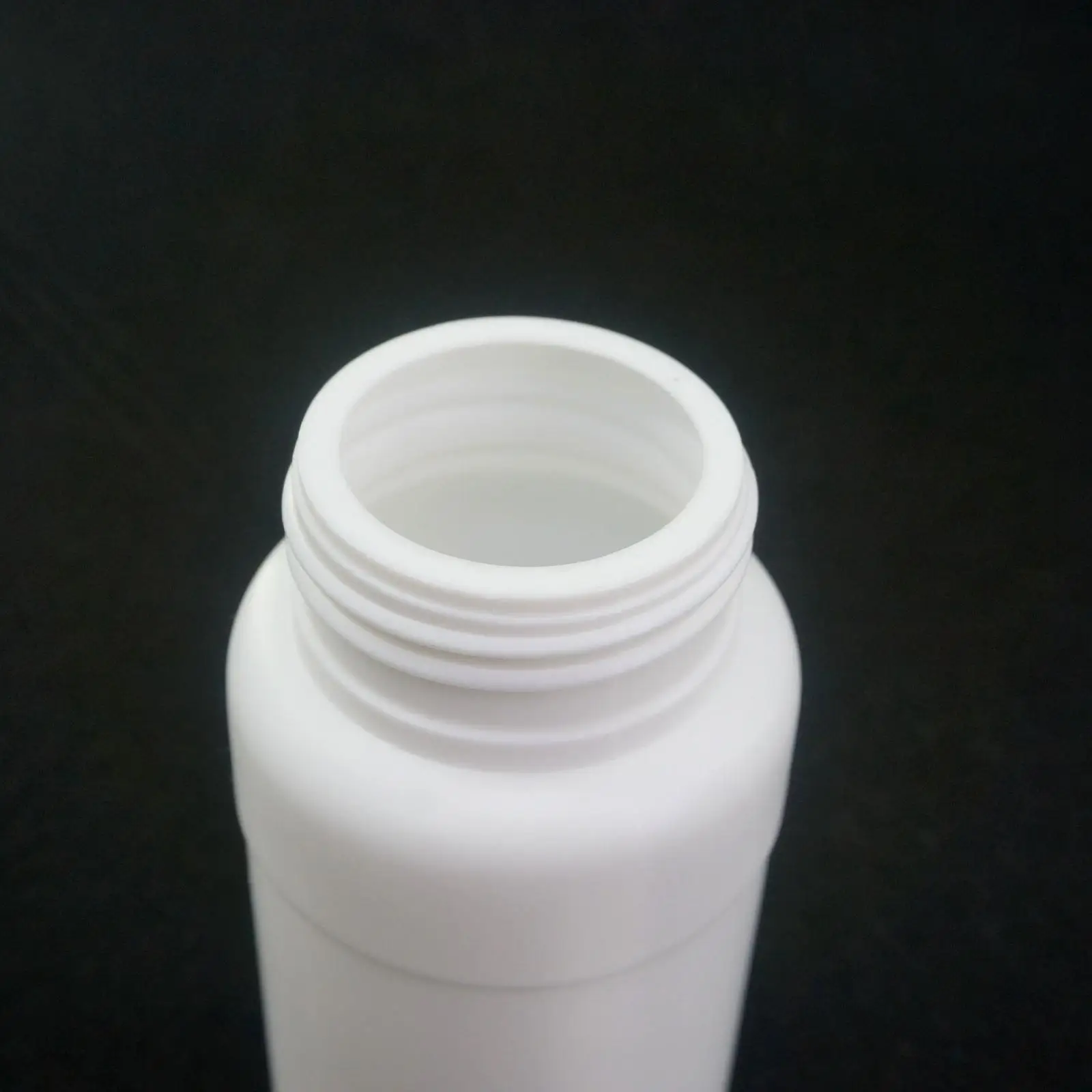 Лаборатория химической стойкости в бутылках из фторированного полиэтилена