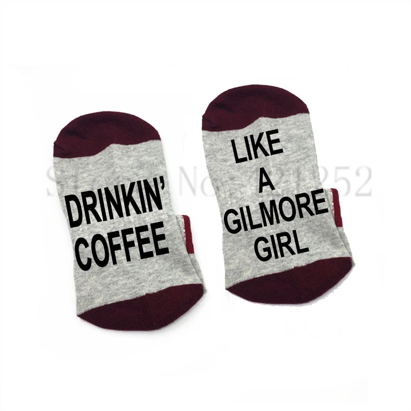 Носки Drinkin' Coffee Like A Gilmore для девочек хлопковые эластичные удобные мужские и