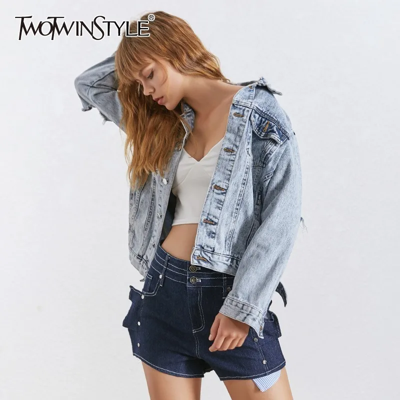 TWOTWINSTYLE куртка женская Джинсовая с отворотом длинным рукавом рваные модная осень