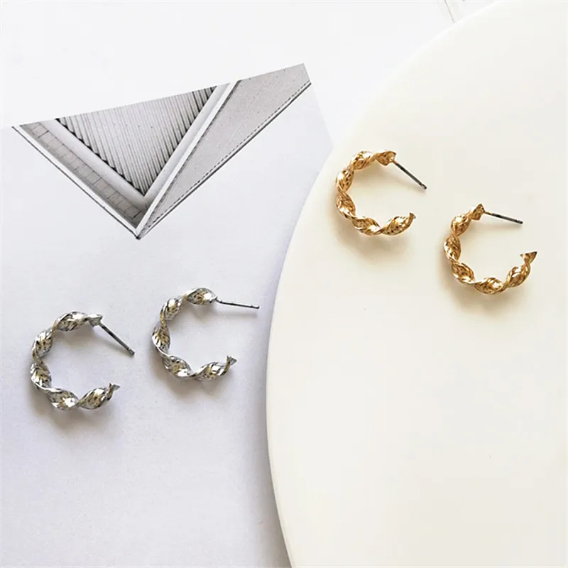 

Fashion simple geometric gold earrings retro metal earring personality ms earrings gift